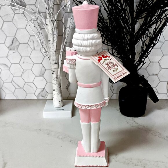 NEW! SHABBY CHIC SWEET NUTCRACKER DECOR - Picture 4 of 5
